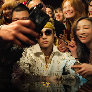 男军人警察裸体自慰
