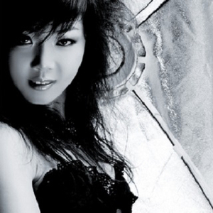 男军人警察裸体自慰
