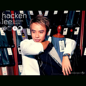 男军人警察裸体自慰
