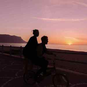 男军人警察裸体自慰
