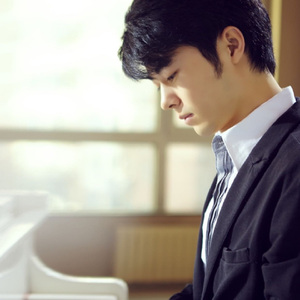 男军人警察裸体自慰
